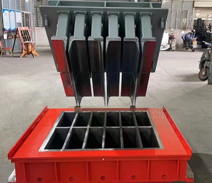 Road Kerb Moulds factory